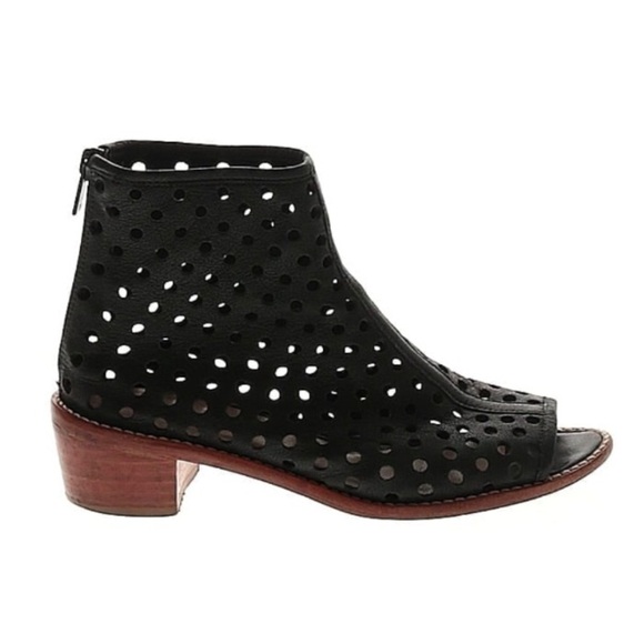Loeffler Randall booties size 6 excellent condition - Picture 1 of 6